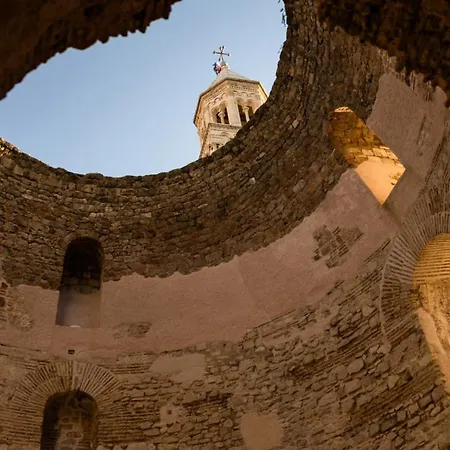 Old Town Vjera * Split