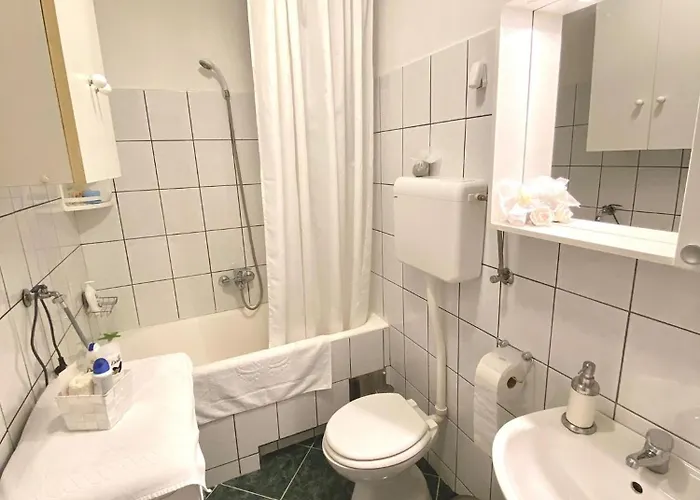 Vjera - Late Check In Сплит